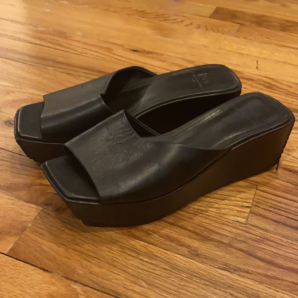 Marc Fisher Platform slide sandal